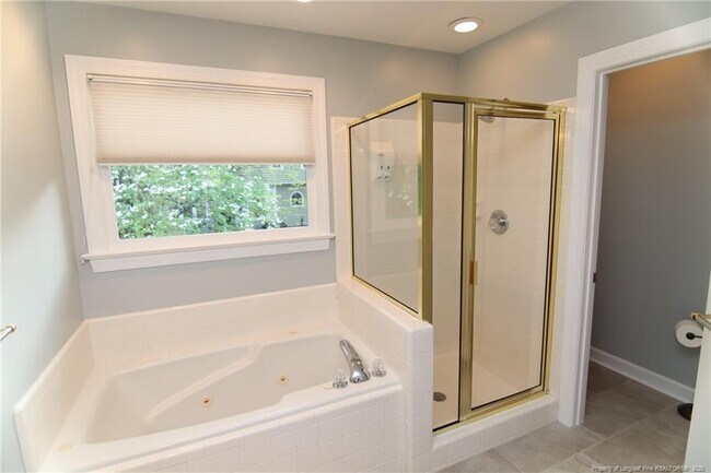 Building Photo - 2021 Shadow Creek Dr