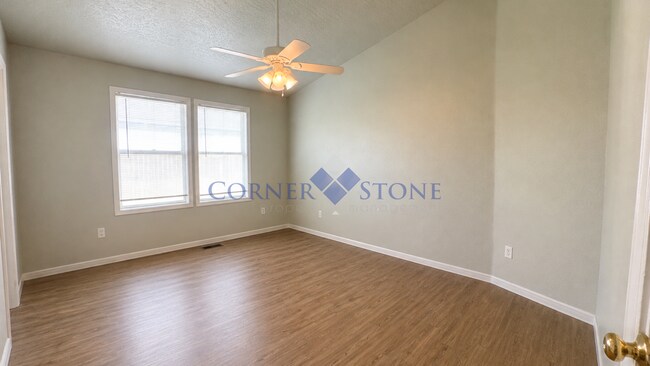 Building Photo - 907 Aspen Grove St