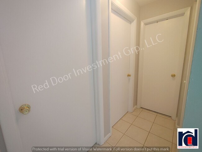 Building Photo - Renovated 2 Bedroom 1 Bath Quadplex-Ocala!