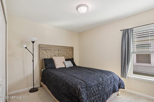 Building Photo - 649 Shetland Dr