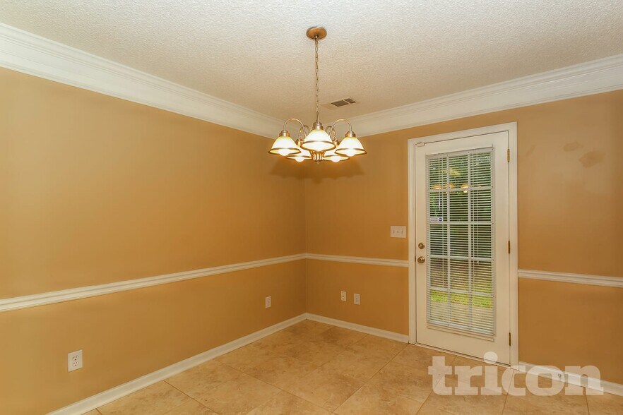 Building Photo - 1318 N Hampton Dr