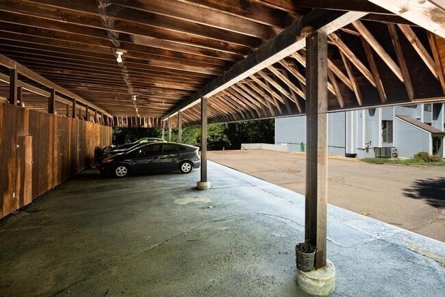 Building Photo - 376 Great Rd