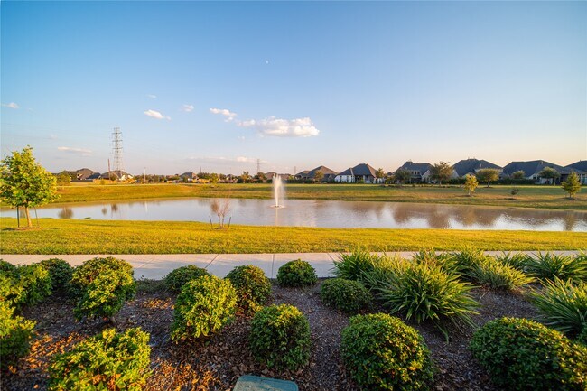 Building Photo - 6919 Shoreline Vw Dr