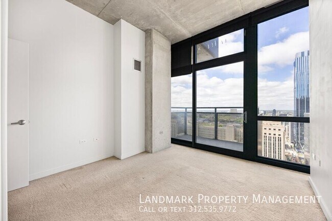 Building Photo - 235 W Van Buren St
