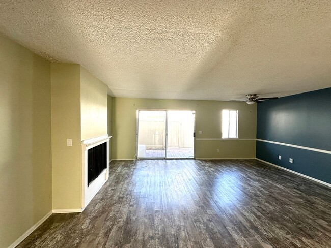 Building Photo - Townhouse near Loma Linda University