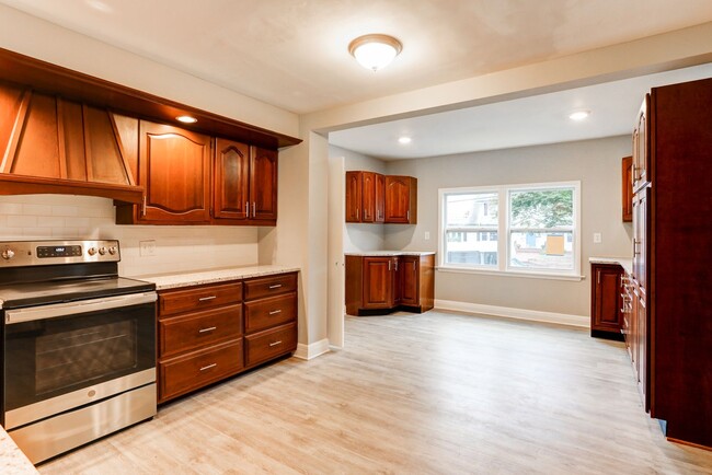 Primary Photo - 914 N Union St