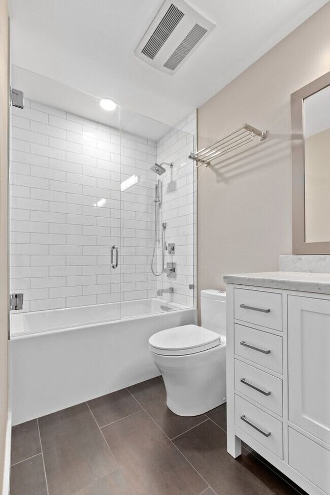 Building Photo - Enormous Waterfront Alki Condo w/ Stunning Views and Rare 2-Car Secure Parking