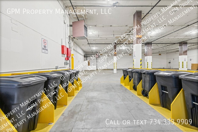 Building Photo - 412 Grand River Ave