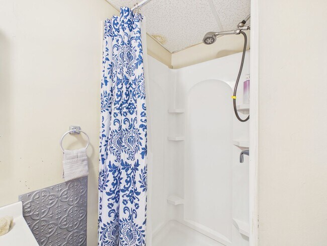 Building Photo - 260 North St