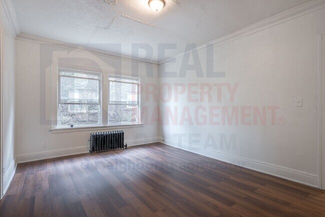Building Photo - Cozy Living near University Circle