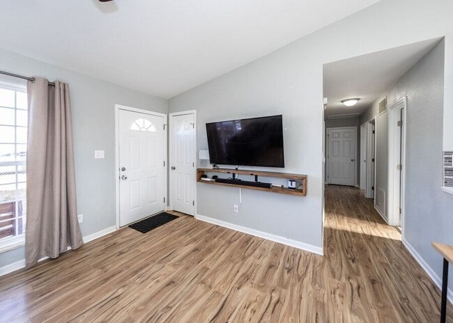 Building Photo - 542 Catalina Dr