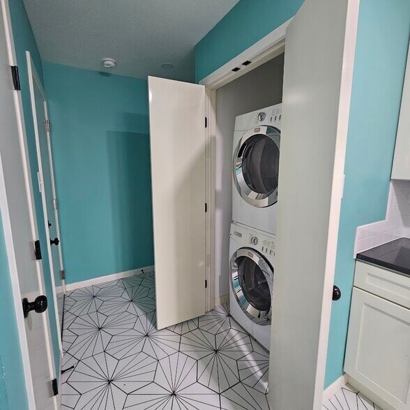 washer dryer included - 225 Seford Dr