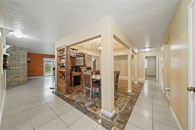 Building Photo - 10431 Odessa Dr
