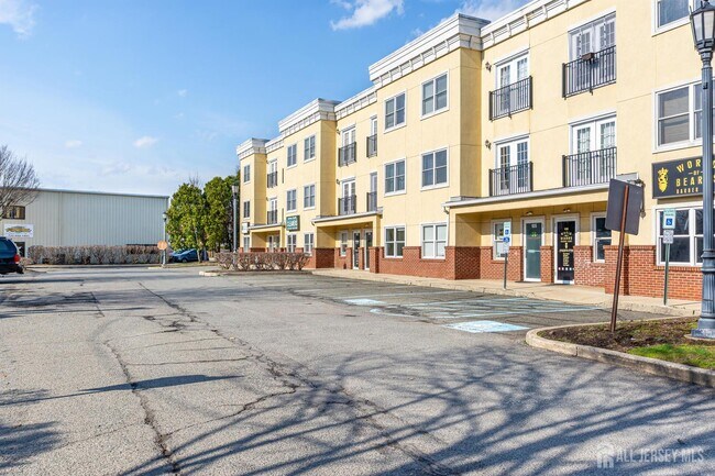 Primary Photo - 160 Durham Ave