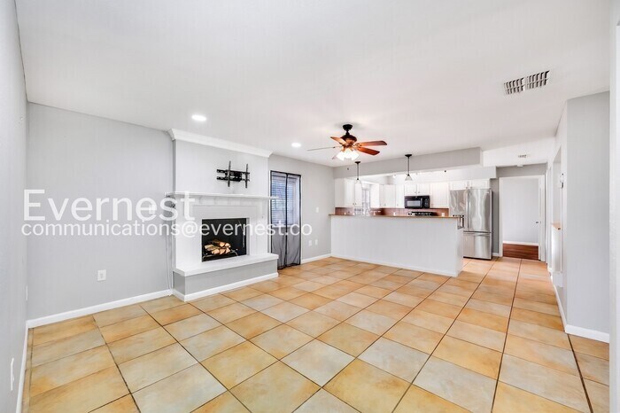 Building Photo - 502 El Camino Real S