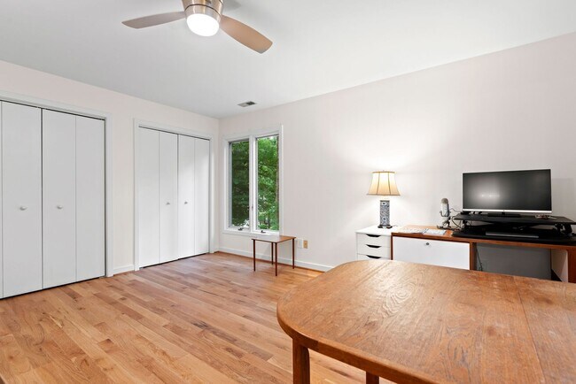 Building Photo - Price improvement - Gorgeous Home in Ironwoods Neighborhood Chapel Hill!!