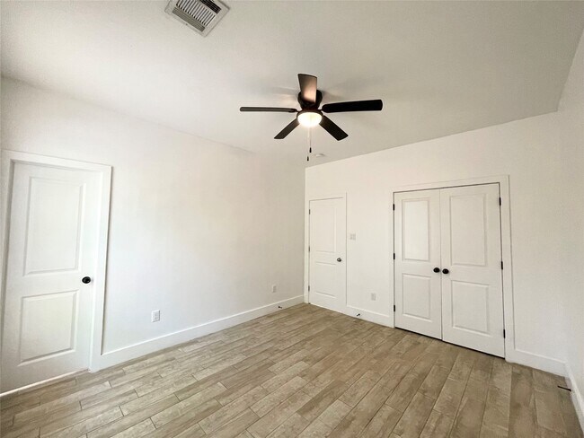 Building Photo - 5121 Southwind St