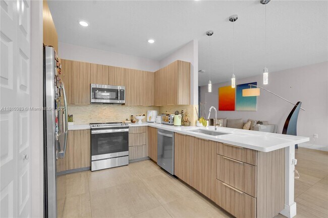Building Photo - 10463 NW 79th St