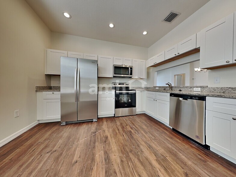 Building Photo - 13219 Beechberry Dr