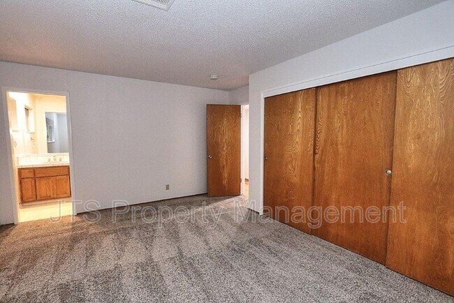 Building Photo - 8520 Emperor Dr