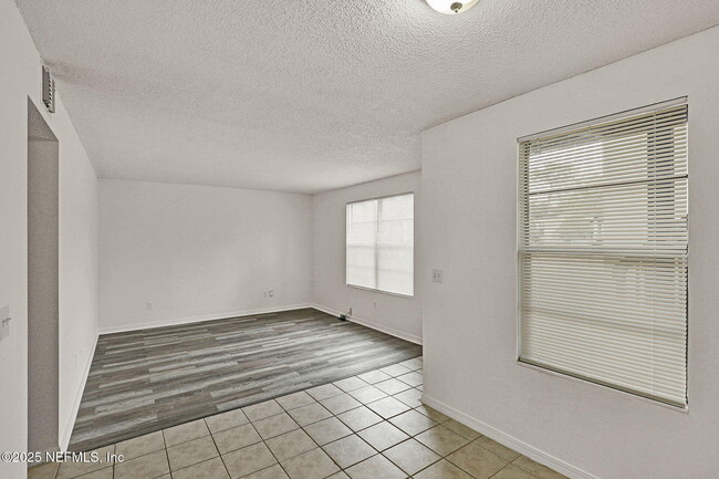 Building Photo - 475 Crabapple Ct