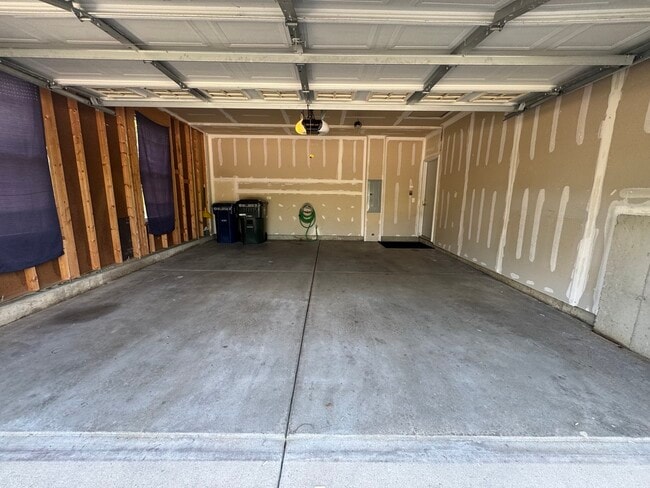 Building Photo - 1574 Millbrook Dr