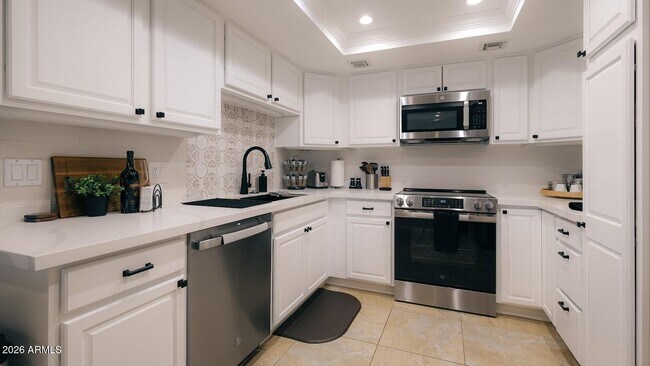 Building Photo - 7940 E Camelback Rd