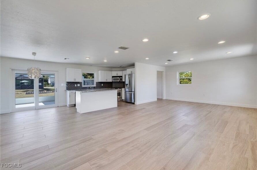 Building Photo - 7171 Drake Dr