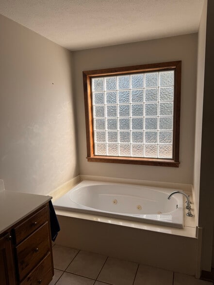 Building Photo - 13172 Post County Line Rd