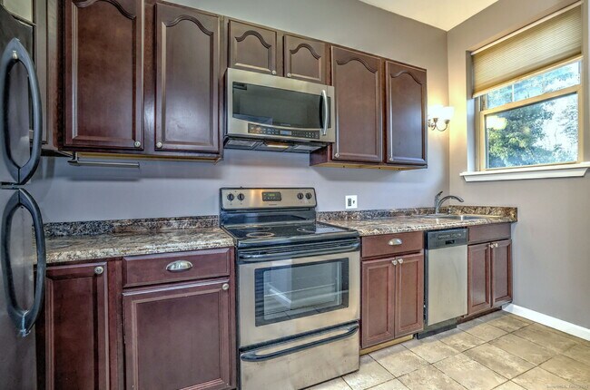 Building Photo - 146 High St