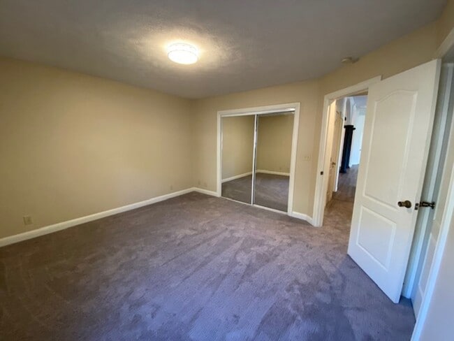 Building Photo - 5117 S Nettleton Ave