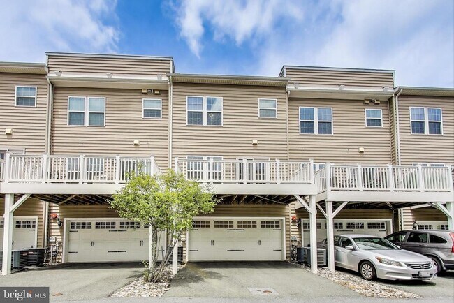 Building Photo - 13404 Waterford Hills Boulevard