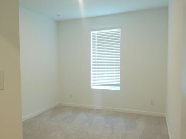 Building Photo - 2846 Westeros St