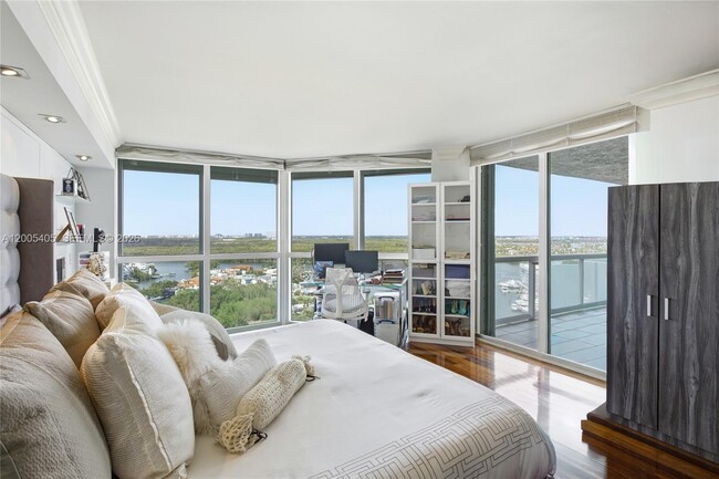 Building Photo - 16500 Collins Ave