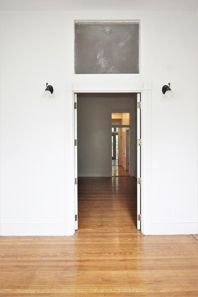 Building Photo - 1511 Bolton St