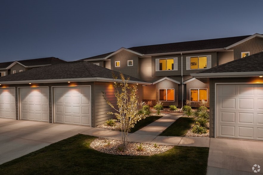 Primary Photo - Boulder Pointe Townhomes