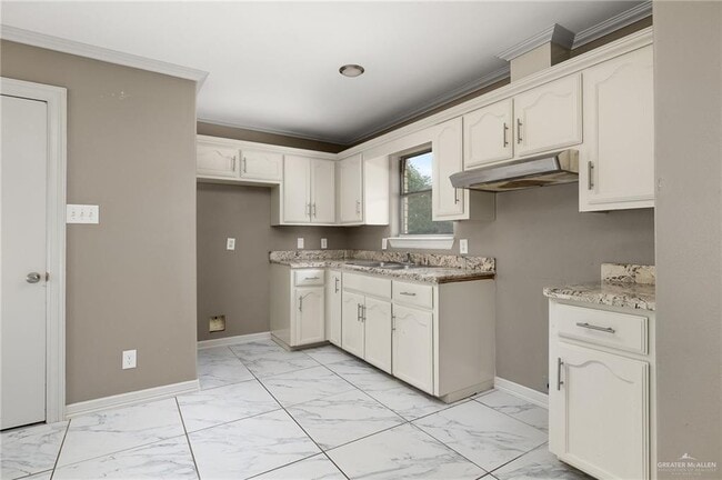 Building Photo - 3900 Gabriella Dr