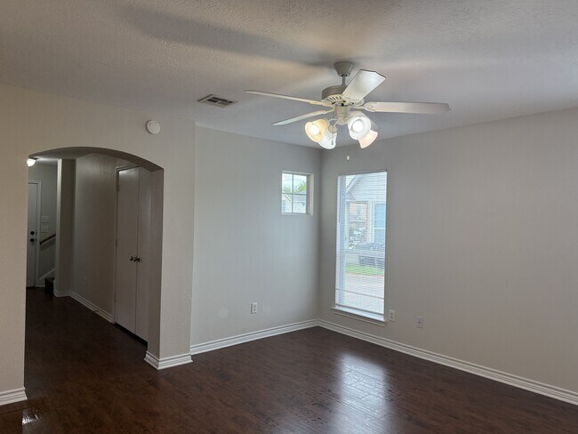 Building Photo - 4039 Southern Trace Dr