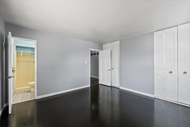 Building Photo - "Spacious 5-Bed Home with Granite Accents ...