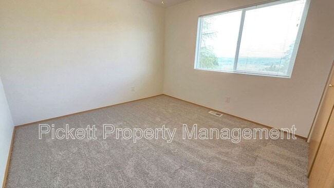 Building Photo - 11615 Breckenridge Ln NW