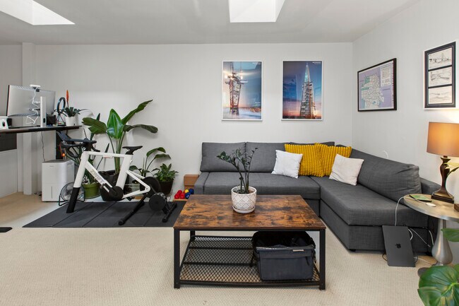 Building Photo - 32A Landers St