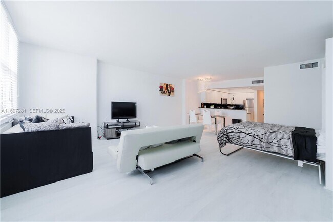 Building Photo - 2501 S Ocean Dr