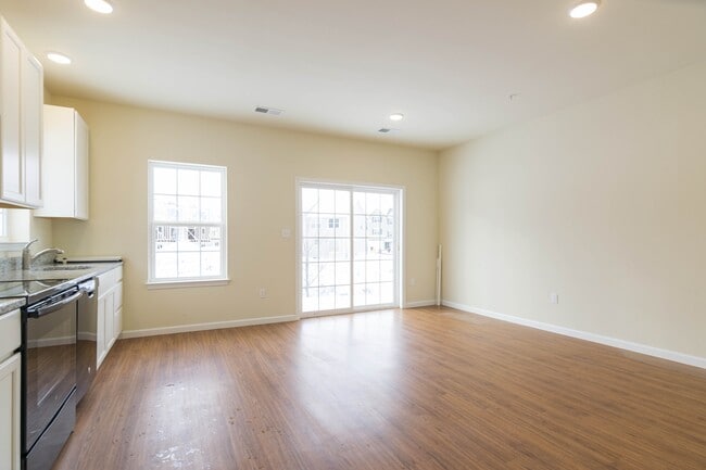 Building Photo - 2033 Arey Ln