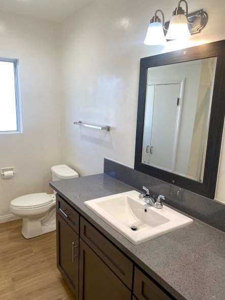 Building Photo - 1140 N Clark St