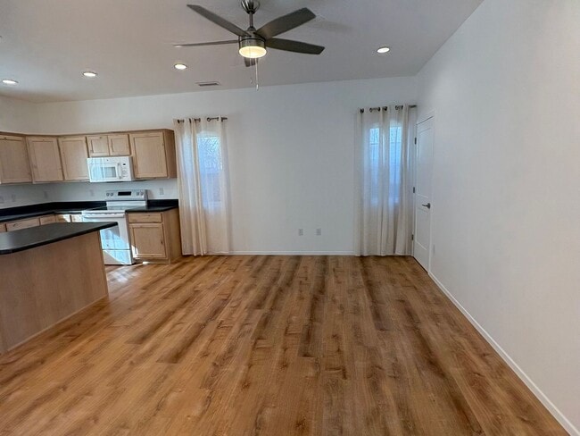 Building Photo - Gorgeous Flagstaff Rental Built In 2026