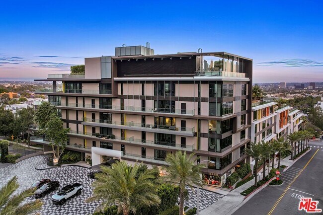 Building Photo - 8420 W Sunset Blvd