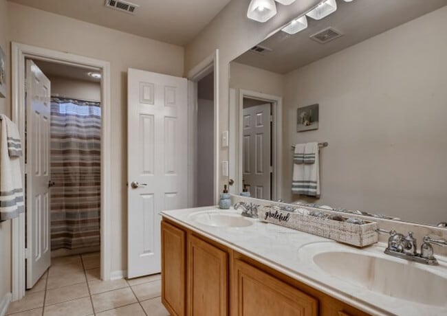 Building Photo - 7223 Washita Way
