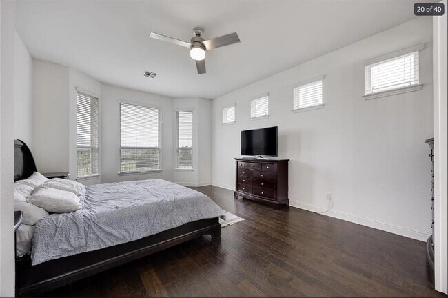 Building Photo - 4208 Bonanza Dr