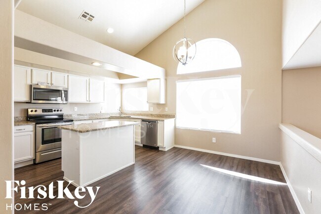 Building Photo - 11009 W Frier Dr