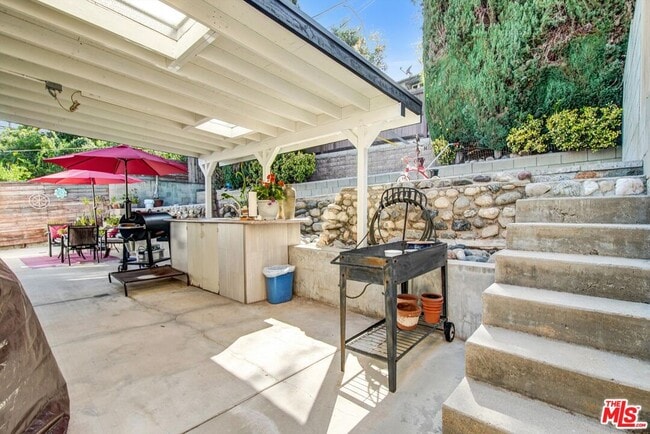 Building Photo - 5183 Maison Ave